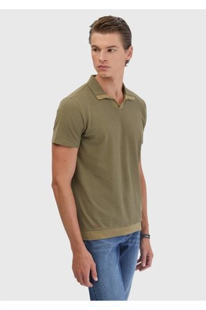 Yağ Yeşili Jakarlı Polo Yaka %100 Pamuk T-Shirt
