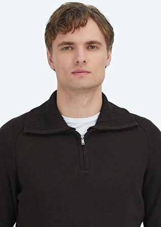 Kahverengi Yarım Balıkçı Yaka Düz Örgü Yün Karışımlı Triko Kazak