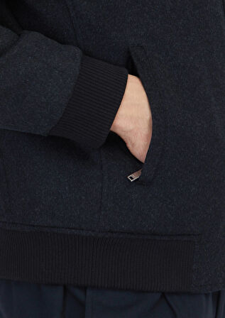 Siyah Regular Fit Dik Yaka Casual Dokuma Mont