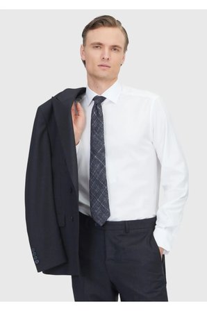 Siyah Mikro Zeroweight Slim Fit Yün Karışımlı Takım Elbise
