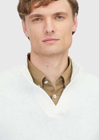 Ekru Yarım Balıkçı Yaka Düz Örgü Yün Karışımlı Triko Kazak