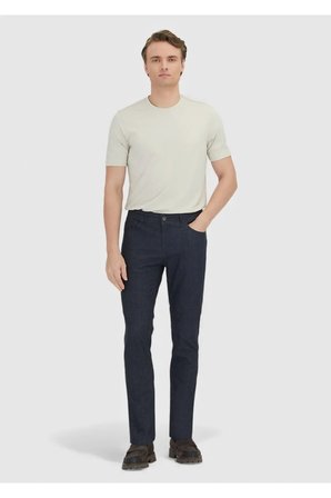 Lacivert Düz Dokuma Regular Fit Casual Pamuk Karışımlı Pantolon