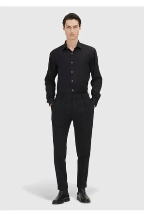 Siyah Regular Fit Dokuma Klasik %100 Pamuk Gömlek