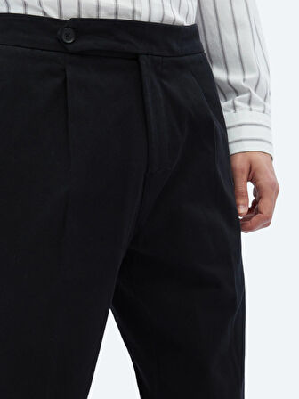 Siyah Dokuma Carrot Fit Casual Pamuk Karışımlı Pantolon