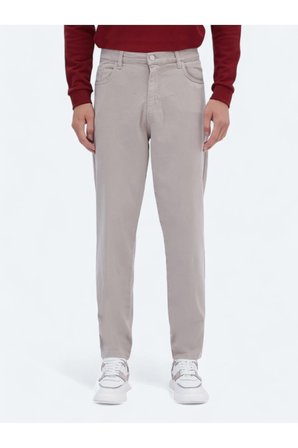 Bej Dokuma Carrot Fit Casual Pamuk Karışımlı Pantolon