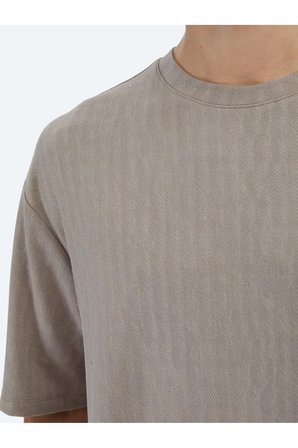Vizon Desenli Bisiklet Yaka T-Shirt
