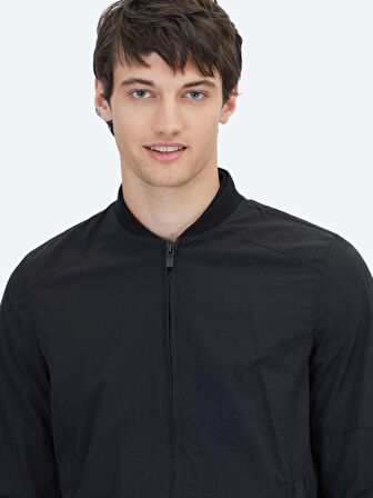 Siyah Regular Fit Dik Yaka Casual Dokuma Mont