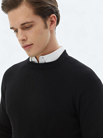 Siyah Bisiklet Yaka Desenli Triko Kazak