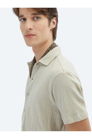 Bej Düz Regular Fit Casual Pamuk Karışımlı Gömlek