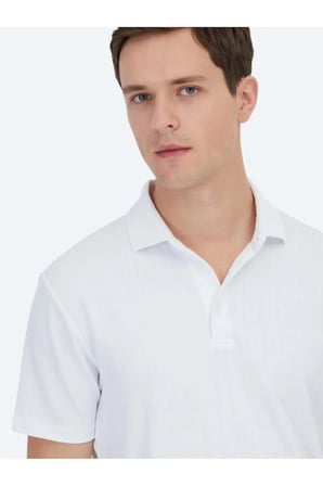 Beyaz Jakarlı Polo Yaka T-Shirt