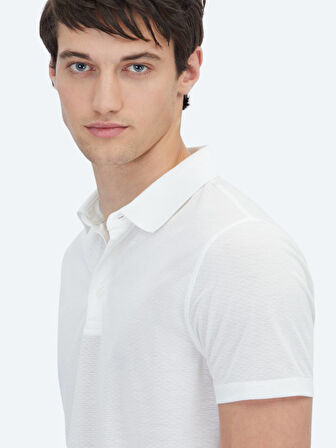 Beyaz Desenli Polo Yaka T-Shirt