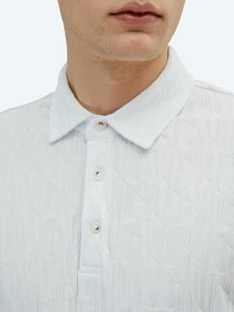 Beyaz Desenli Polo Yaka %100 Pamuk T-Shirt