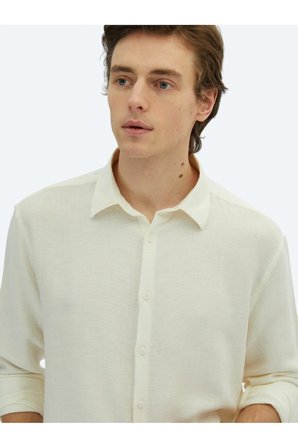 Beyaz Düz Oversize Fit Dokuma Casual Pamuk Karışımlı Gömlek
