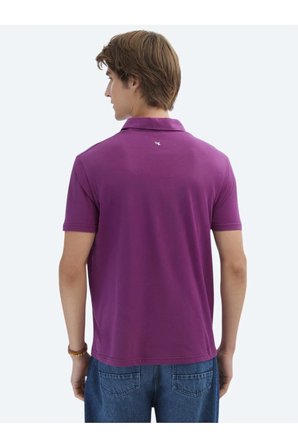 Mürdüm Düz Polo Yaka %100 Pamuk T-Shirt