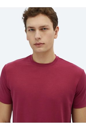 Mürdüm Düz Bisiklet Yaka T-Shirt