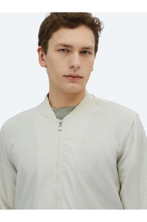 Bej Regular Fit Casual Örme Mont