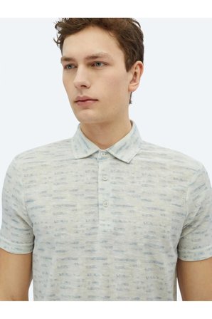 Taş Baskılı Polo Yaka Pamuk Karışımlı T-Shirt