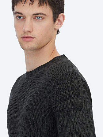 Siyah Bisiklet Yaka Desenli Pamuk Karışımlı Triko Kazak