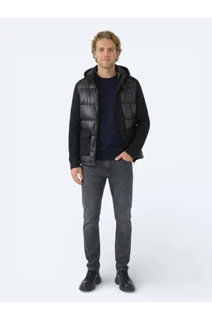 Siyah Regular Fit Kapüşonlu Casual Dokuma Mont
