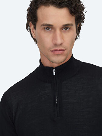 Siyah Bato Yaka Jakarlı Yün Karışımlı Triko Kazak