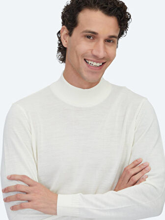 Ekru Yarım Balıkçı Yaka Jakarlı Yün Karışımlı Triko Kazak