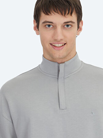 Gri Dik Yaka Sweatshırt