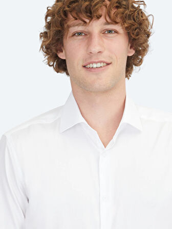 Beyaz Regular Fit Dokuma Klasik %100 Pamuk Gömlek