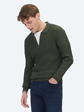 Haki Polo Yaka Jakarlı Yün Karışımlı Triko Kazak