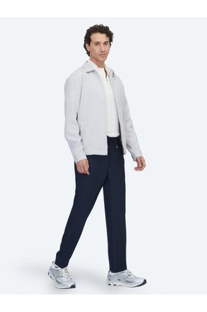 Gri Regular Fit Dokuma Overshırt