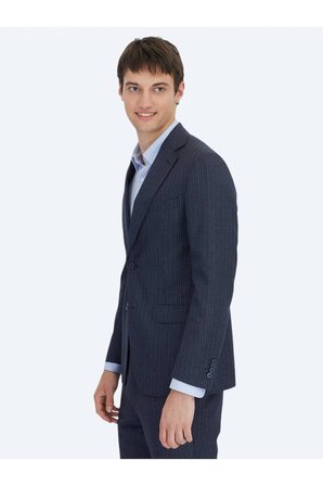 Lacivert Çizgili Modern Fit Yün Karışımlı Takım Elbise