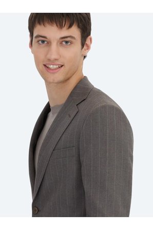 Kahverengi Çizgili Modern Fit Yün Karışımlı Takım Elbise