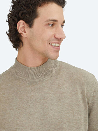 Bej Yarım Balıkçı Yaka Düz Örgü Triko Kazak