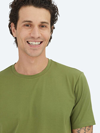 Yeşil Düz Bisiklet Yaka Pamuk Karışımlı T-Shirt