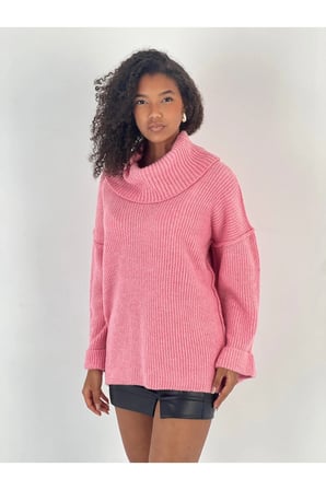 Kadın Oversize Yüksek Yaka Pembe Triko Kazak