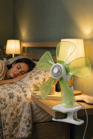 Waldern Taşınabilir, Sessiz Akrobat - Klipsli Fan - Masa Üstü Yeşil Vantilatör - 32 cm & 180 Eğim