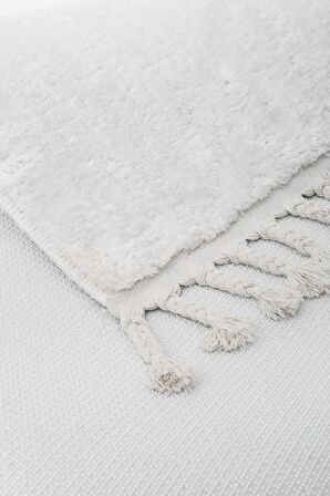 DijiDekor Beyaz Post Dokuma Halı Saçaklı Peluş Yumuşacık Kaymaz Antibakteriyel