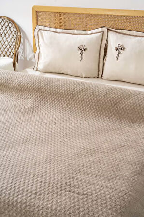 Helen Kahve Nakışlı Çift Kişilik Battaniye Takımı 4 Parça Uyku & Çeyiz Seti