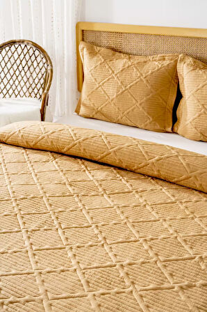 Edda Hardal Nakışlı Çift Kişilik Yatak Örtüsü Takımı 3 Parça Uyku Seti