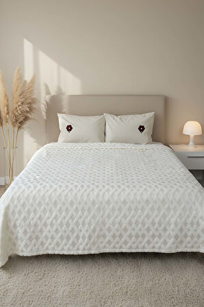 Leona Jakarlı Raşel Geometrik Çift Kişilik Punch Yatak Örtüsü