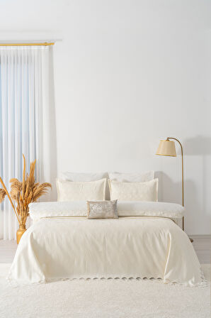 İlay Ekru Nakışlı Çift Kişilik Nevresimli Pike Seti - 8 Parça Çeyiz Seti