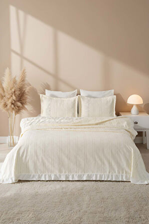 Esila Ekru Fırfırlı Çift Kişilik Nevresimli Pike Seti - 7 Parça Çeyiz Seti