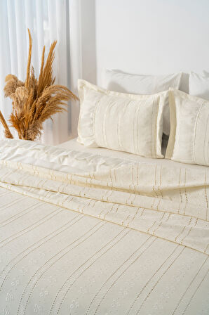 Esila Ekru Fırfırlı Çift Kişilik Nevresimli Pike Seti - 7 Parça Çeyiz Seti