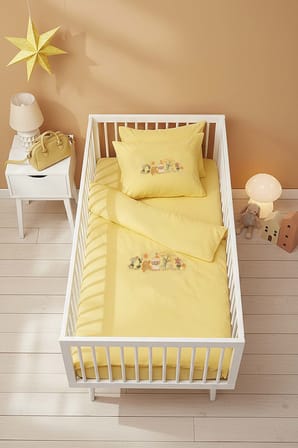 Sarı Nakış Detaylı %100 Pamuklu Bebek Nevresim Takımı