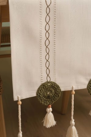Yeşil Nakışlı Dantelli Runner 50x130 cm