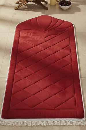 Kırmızı Kapitone Dolgulu Lüks Seccade 65x115 cm