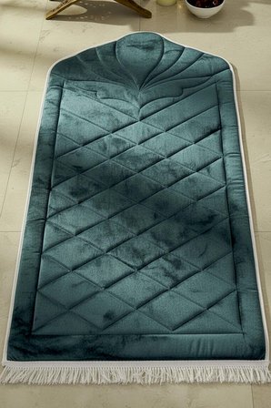 Zümrüt Yeşili Kapitone Dolgulu Lüks Seccade 65x115 cm