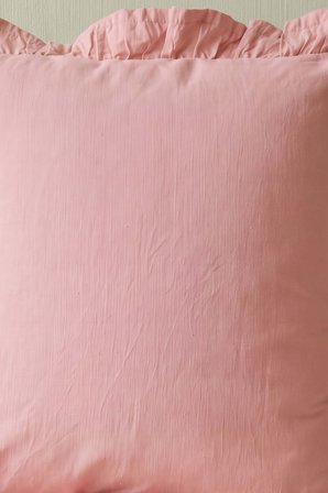 Pembe Fırfırlı Dekoratif Kırlent Kılıfı