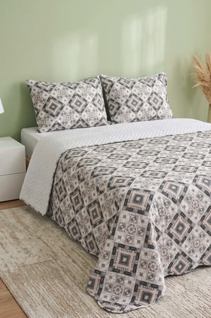 Nomad Geometrik Çift Kişilik Kapitone Pike & Çok Amaçlı Yatak Örtüsü - 3 Parça