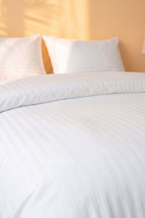 Beyaz Stripe Ranforce Çift Kişilik Nevresim Takımı – 4 Parça