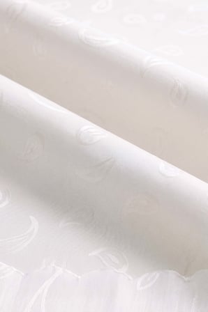 Beyaz Damla Desen Sıvı İtici Leke Tutmaz Masa Örtüsü 160x220 cm